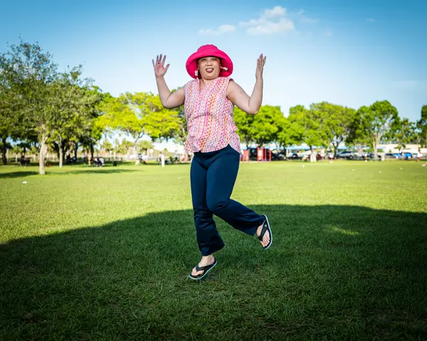 305 Pink Pack — Good Miami Project documentary photography