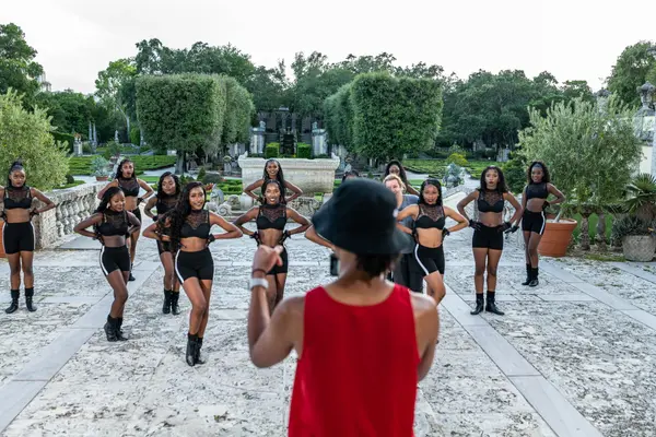 BTW Lady Twisters — Good Miami Project documentary photography