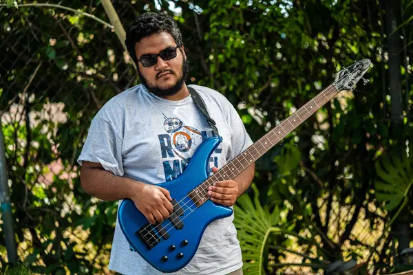 Guitars Over Guns — Good Miami Project documentary photography