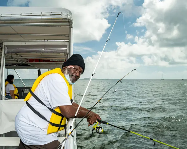 Shake-A-Leg — Good Miami Project documentary photography